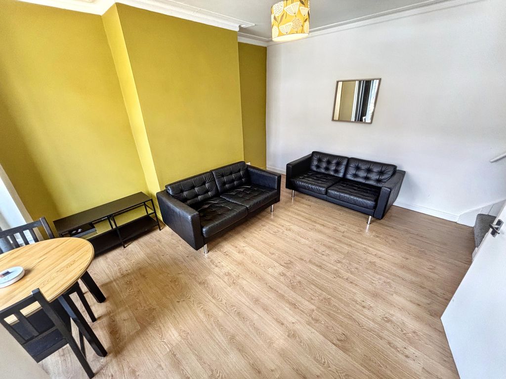 Property photo 3 of 13 Img_3992
