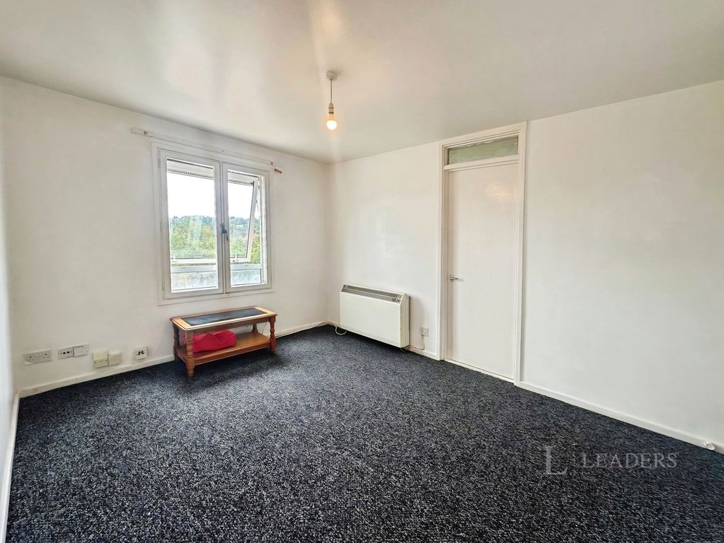 Property photo 3 of 11 Pbox-Img.Jpg