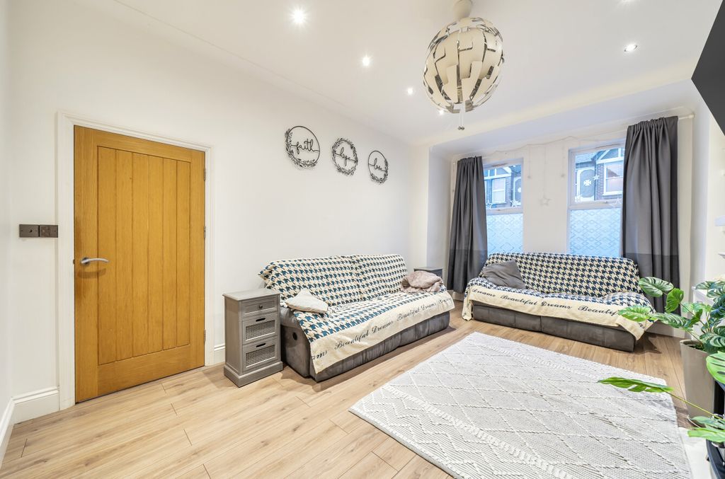 Property photo 3 of 24 1404239-11-69779A...