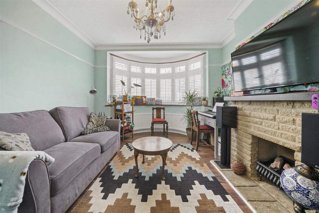 Property photo 2 of 11