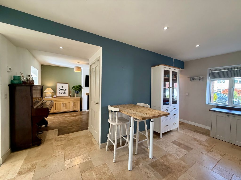 Property photo 3 of 15 Kitchen/ Breakfast Room