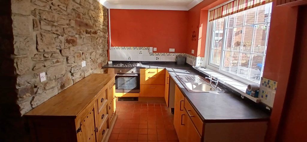 Property photo 2 of 9