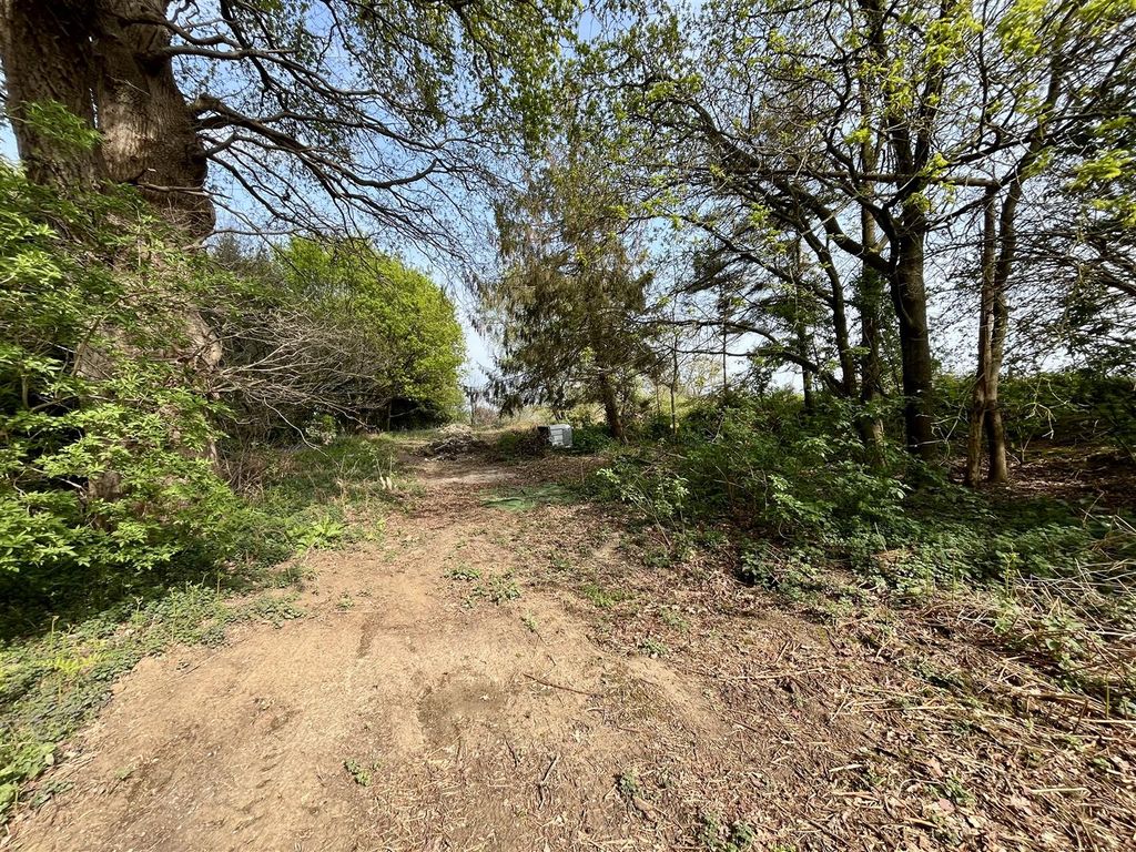 Property photo 1 of 5