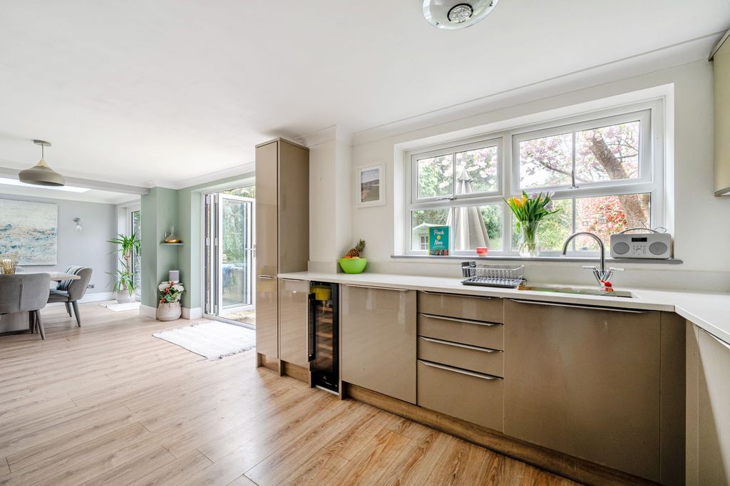 Property photo 2 of 24 Kitchen/Dining Room