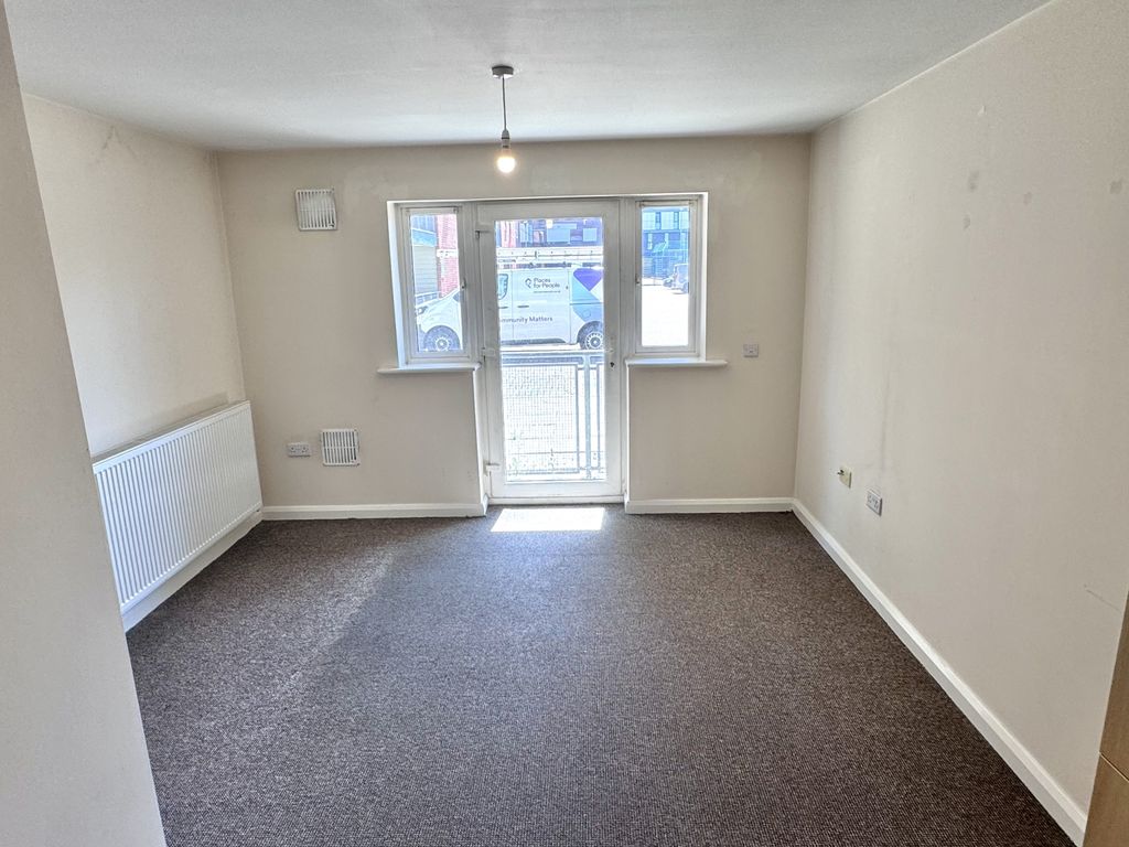 Property photo 2 of 6 Img_4828