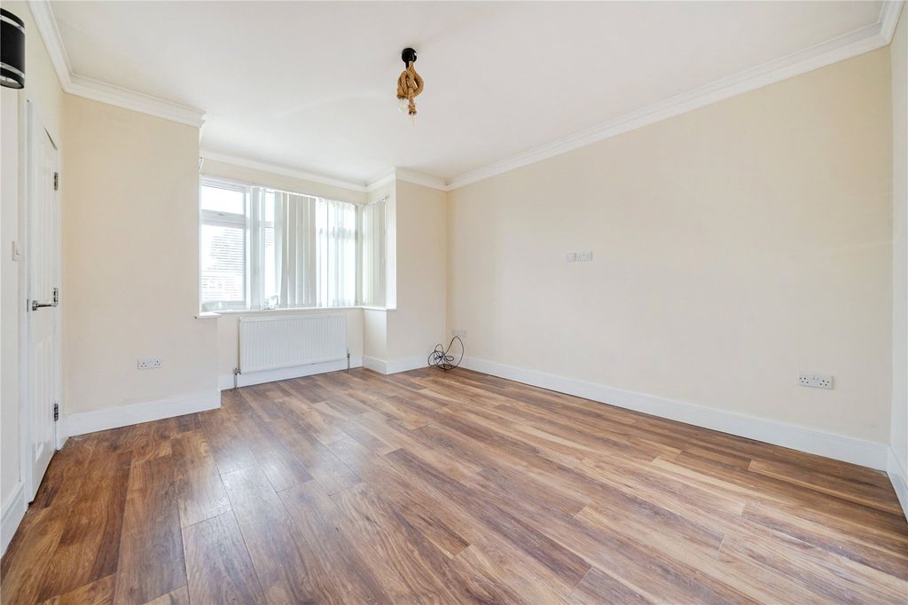 Property photo 2 of 18 Picture No. 26