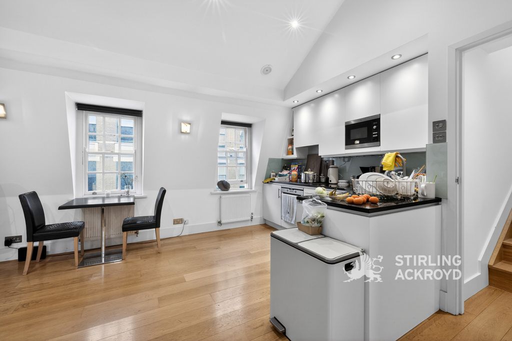 Property photo 3 of 17 Kitchen/Reception