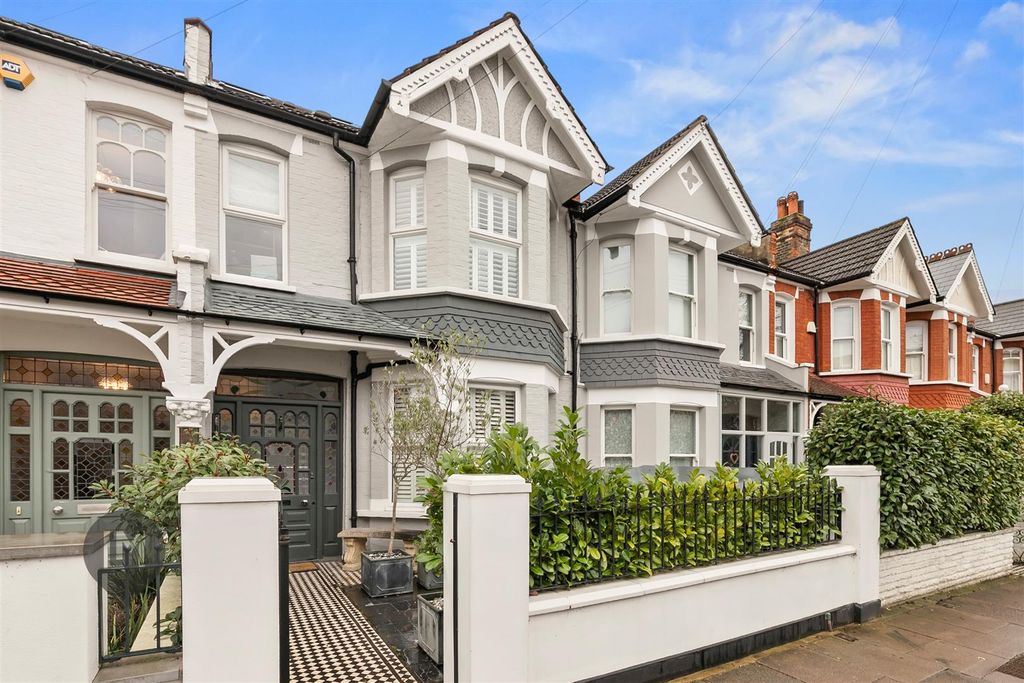 Property photo 1 of 6 External