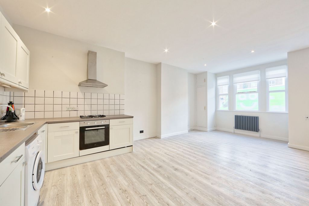 Property photo 1 of 11 Photo 6