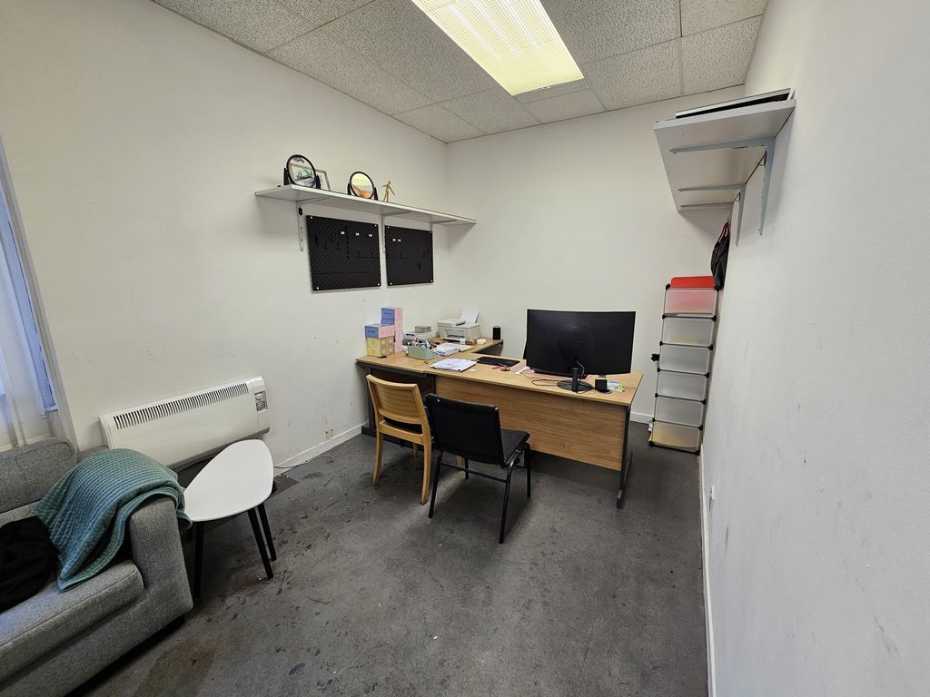 Property photo 1 of 4