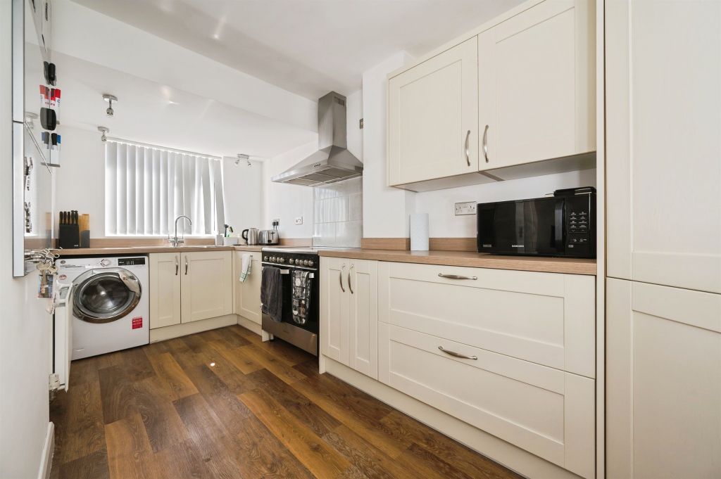 Property photo 2 of 16
