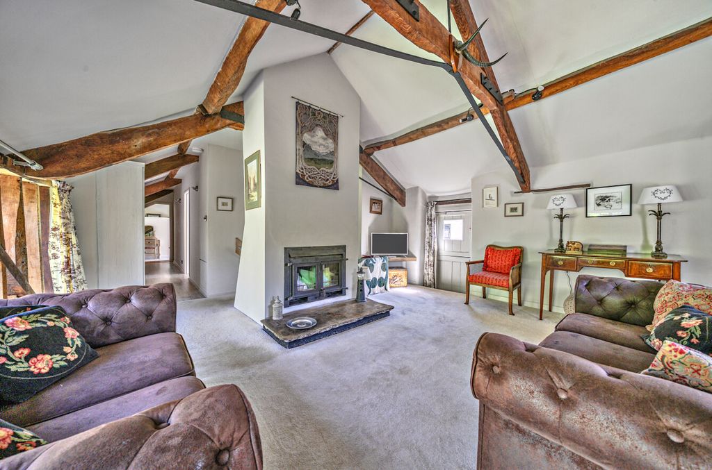 Property photo 2 of 21 Family Living Room