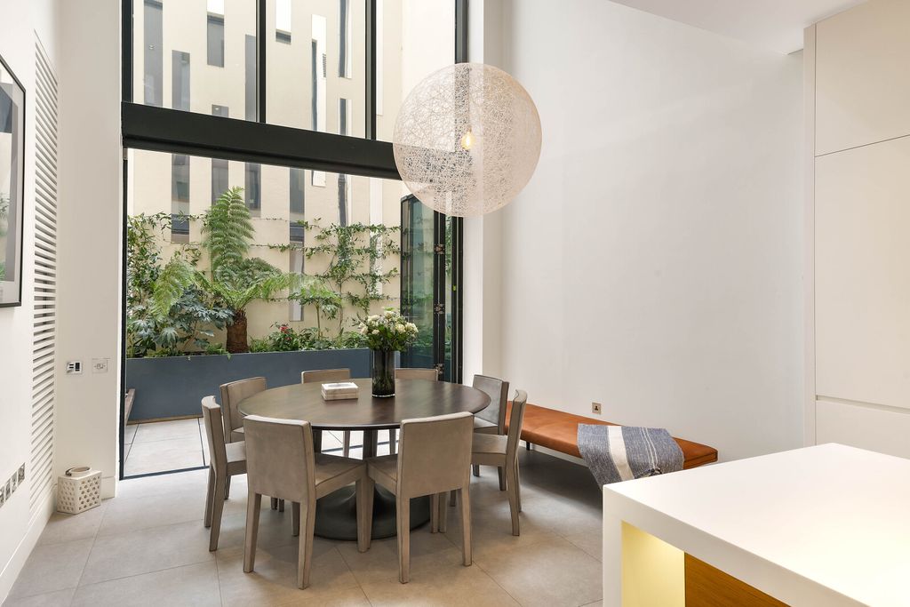 Property photo 1 of 18 Reception Room