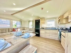 Property photo 3 of 13 Ellerton 1