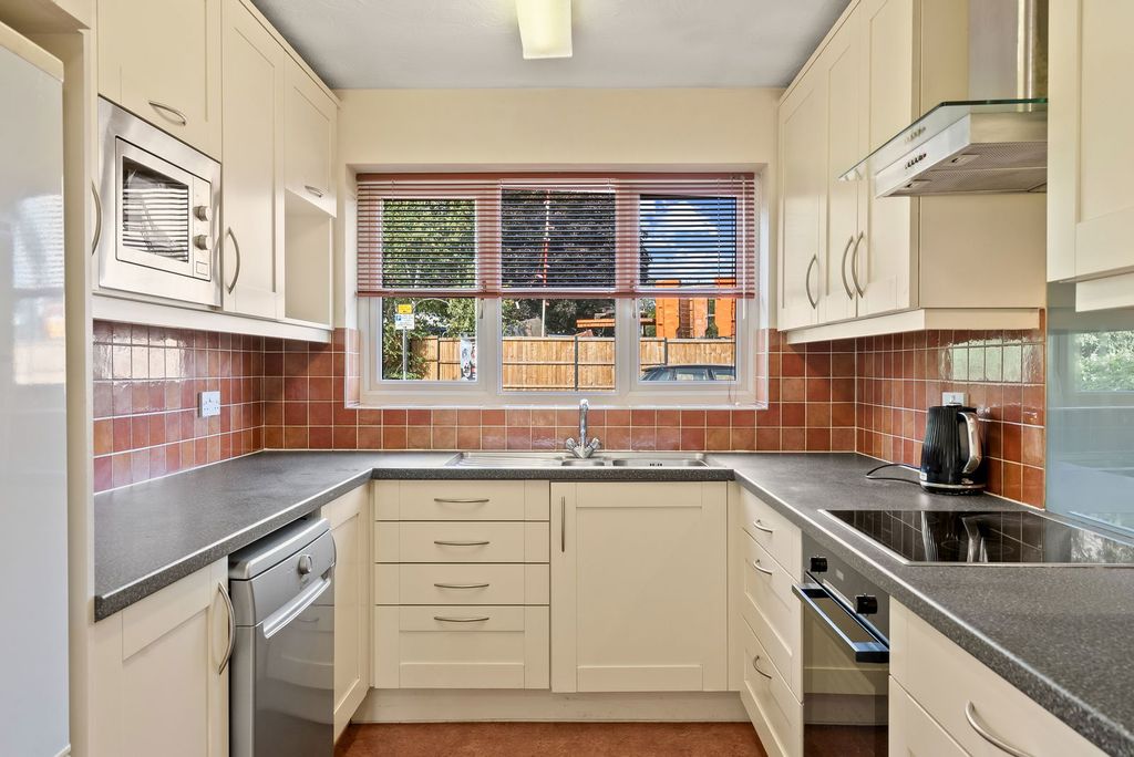 Property photo 3 of 29
