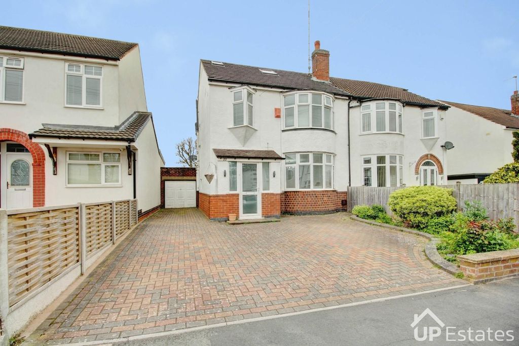 Property photo 1 of 32