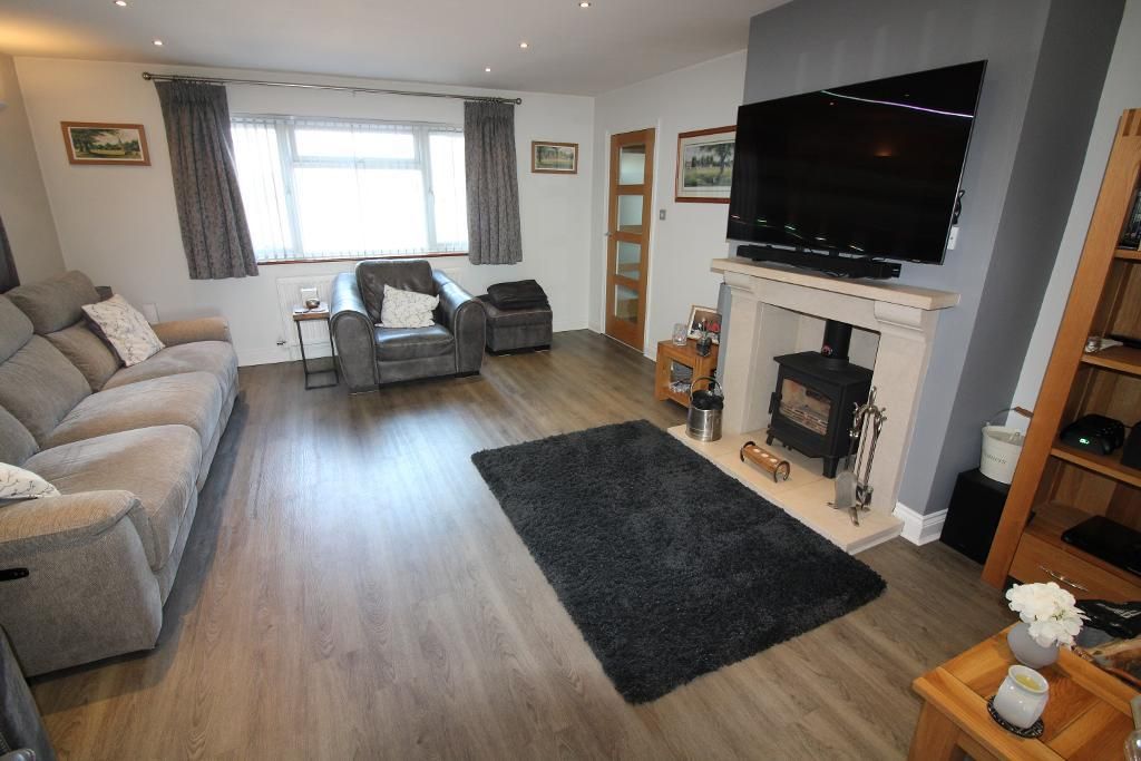 Property photo 2 of 20 Lounge