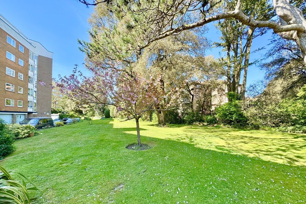 Additional image 27 of 3 bed flat for salePenthouse, West Cliff Road, West Cliff, Bournemouth BH4