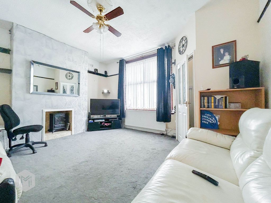 Property photo 3 of 12