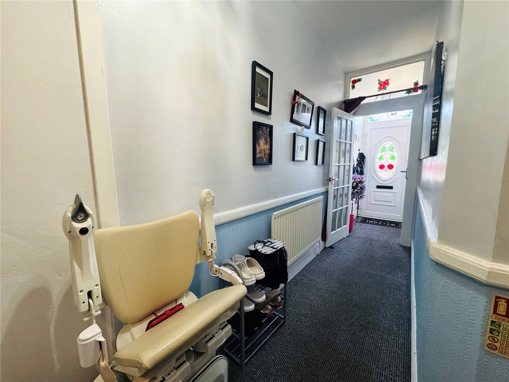 Property photo 3 of 22 Picture No. 01