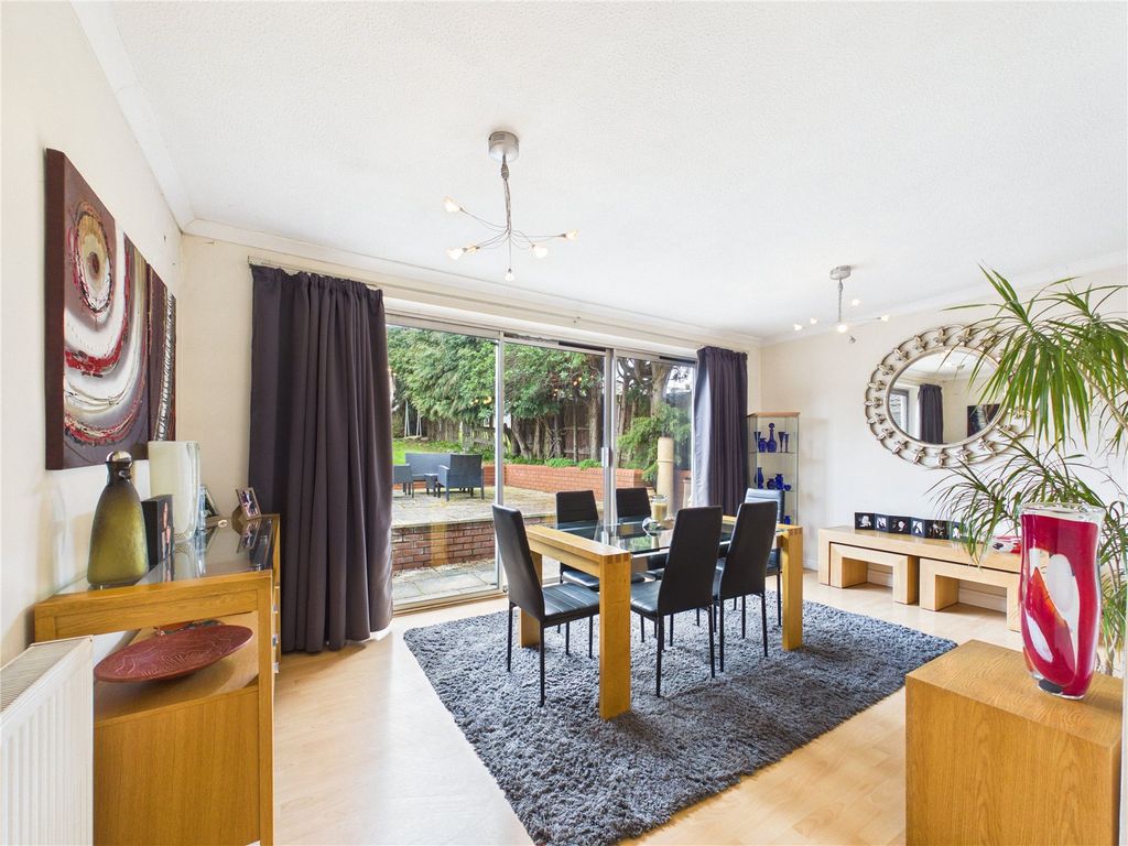 Property photo 2 of 28 Picture No. 01