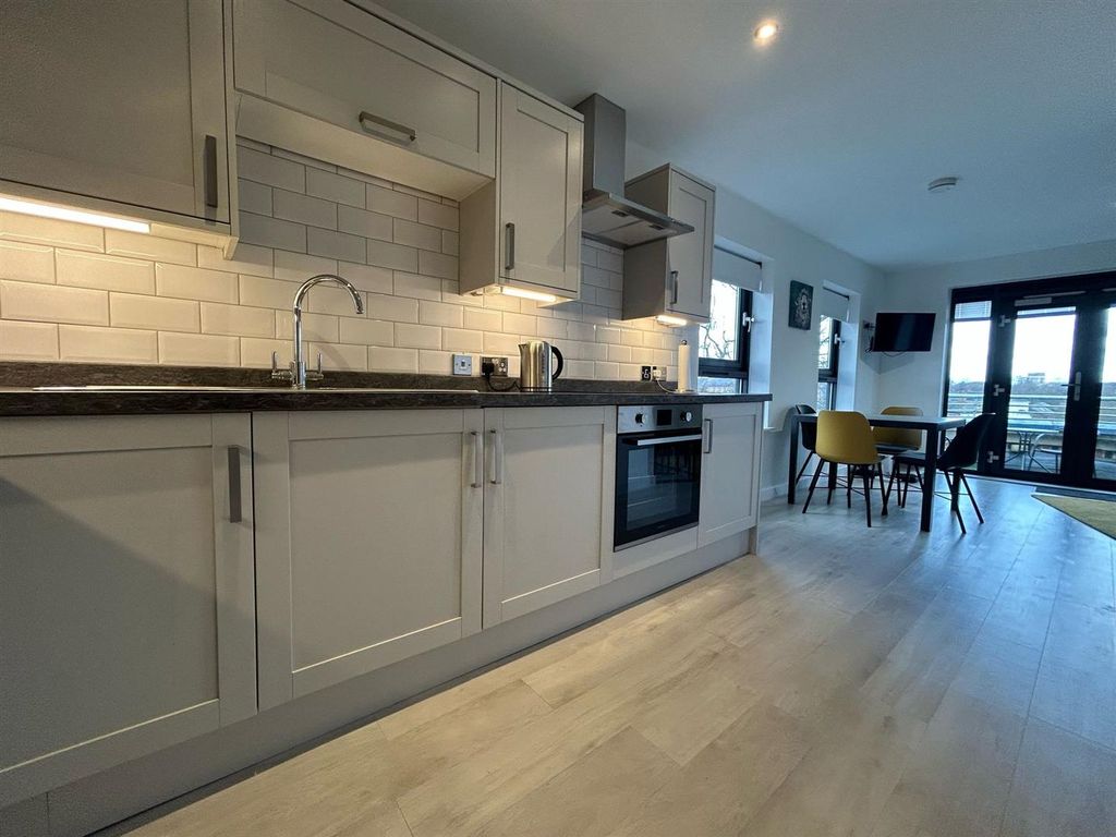 Property photo 3 of 14 4.Jpg
