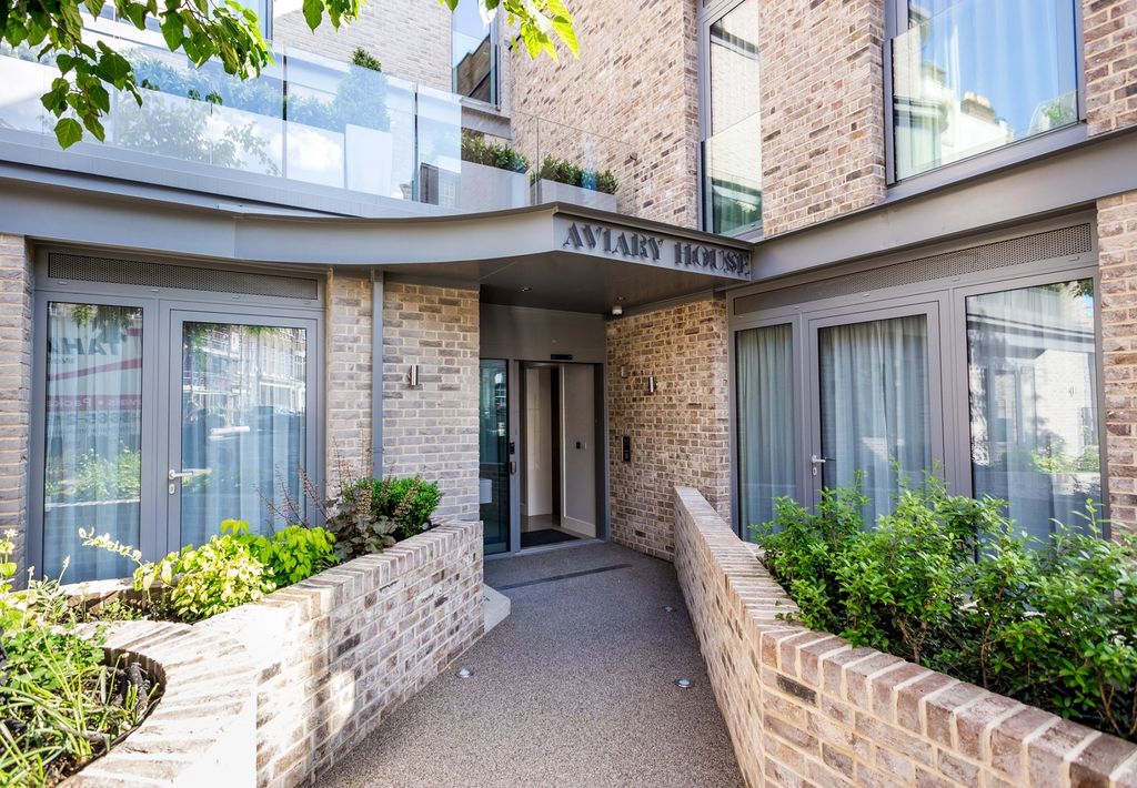 Property photo 1 of 17 External