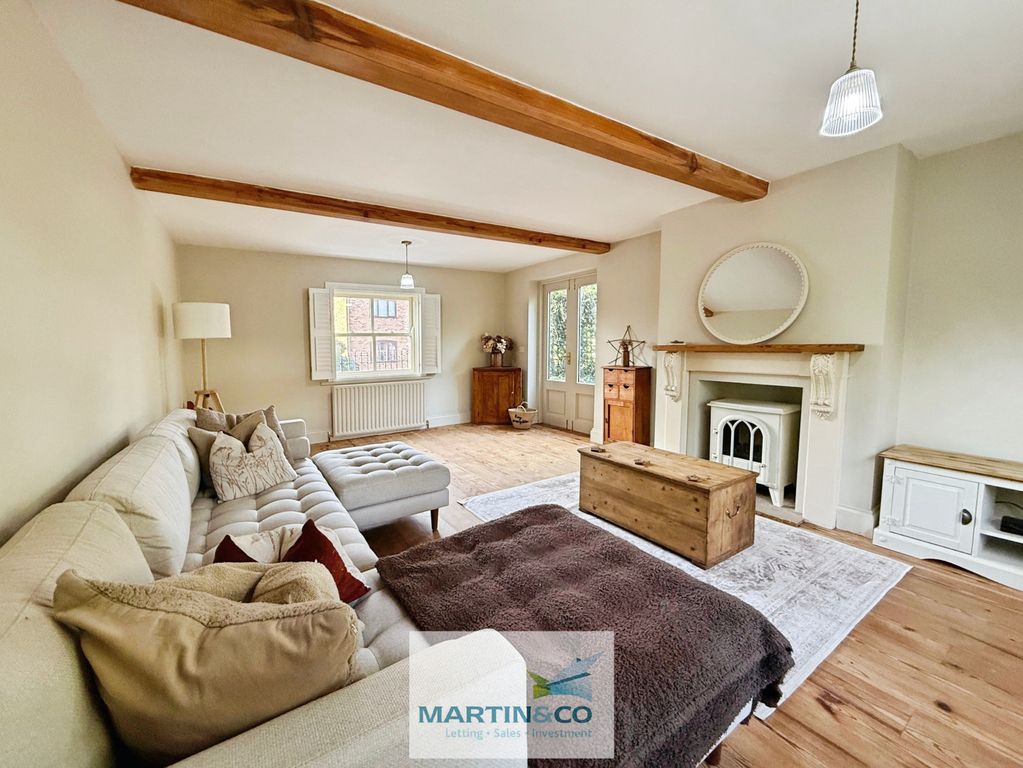 Property photo 1 of 34 21F21c21--4882-B7D3-Ead1349B4C19-85374-00000C1BA0F