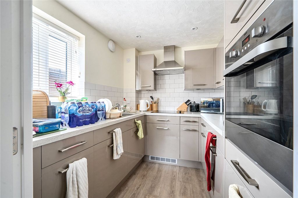 Property photo 3 of 15 Kitchen