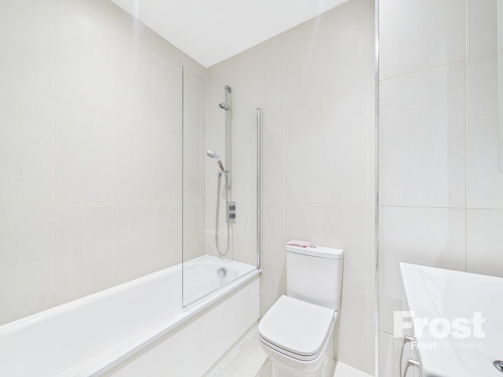 Property photo 3 of 7 Bathroom