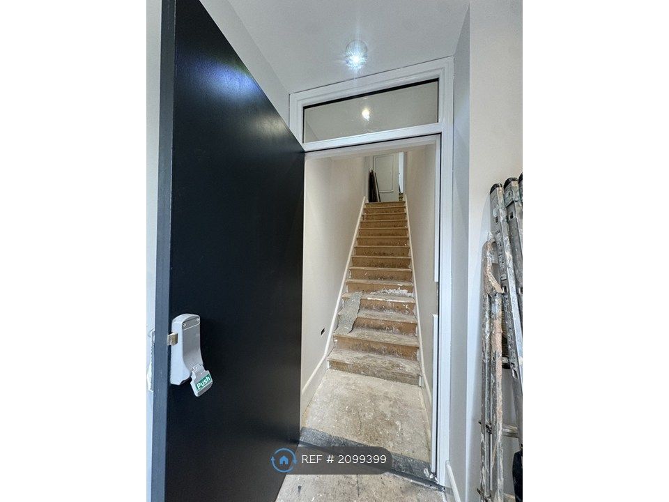 Property photo 3 of 32