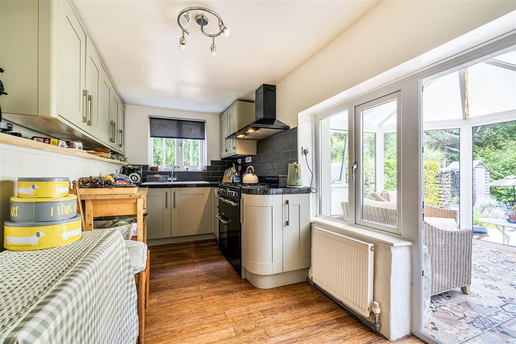Property photo 3 of 21 Kitchen