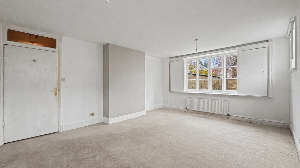 Property photo 3 of 13 4775402