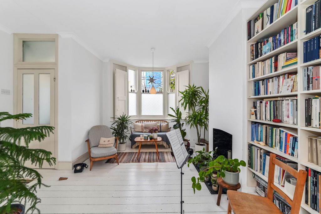 Property photo 3 of 18