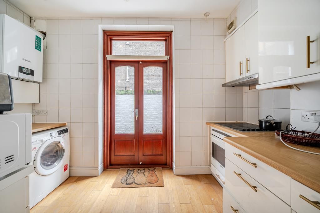 Property photo 3 of 15 Kitchen
