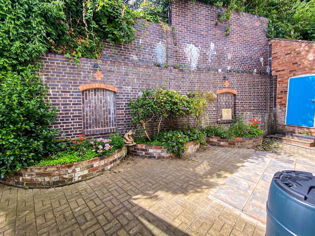 Property photo 3 of 13