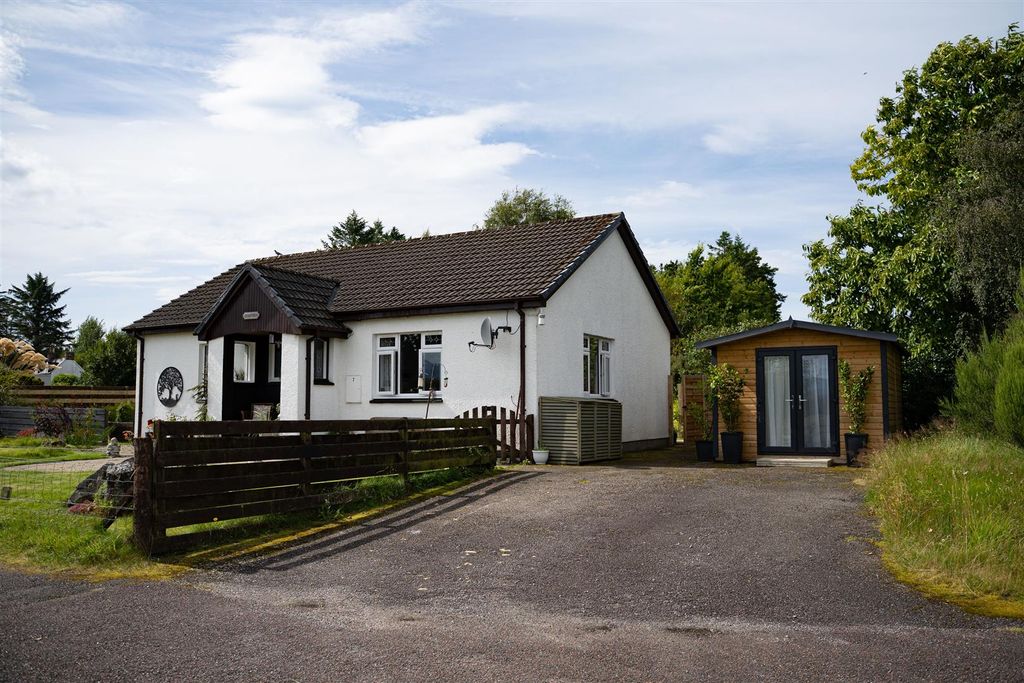 Property photo 1 of 18 9 Driveway And Garden Room 7 Columba Court.Jpg