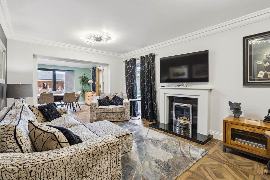 Property photo 3 of 38