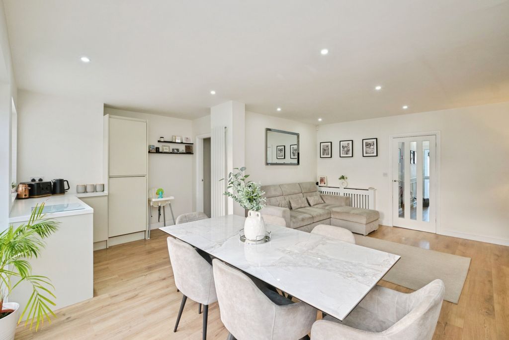 Property photo 3 of 16 Kitchen/Diner