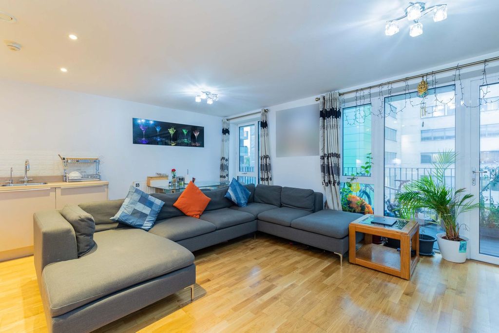 Property photo 2 of 14