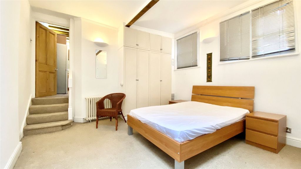 Property photo 3 of 5 Master Bedroom