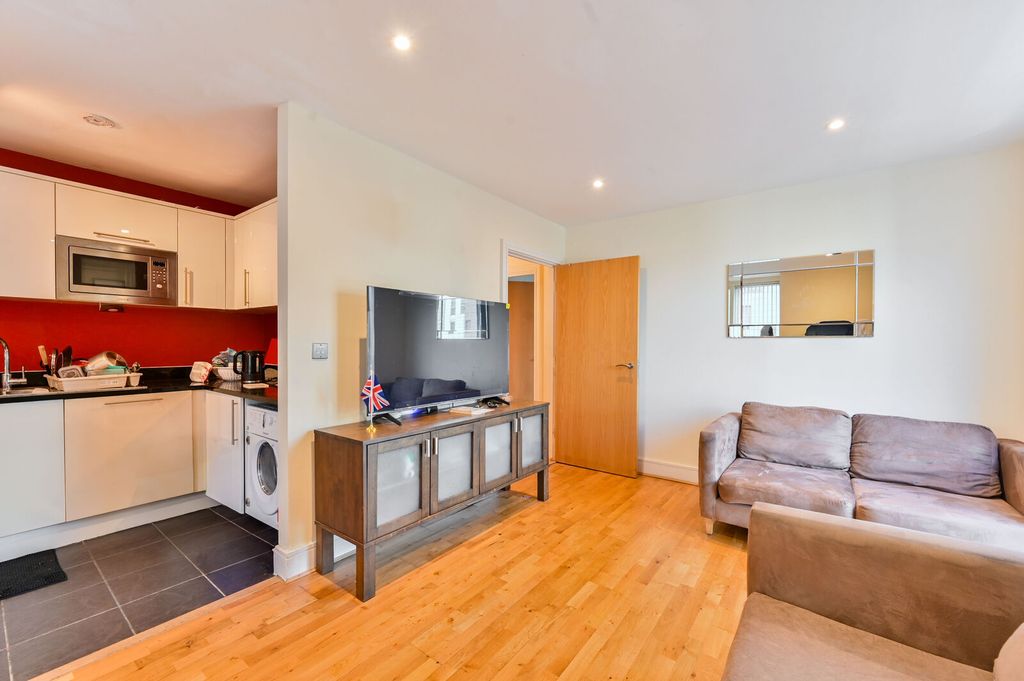 Property photo 1 of 9