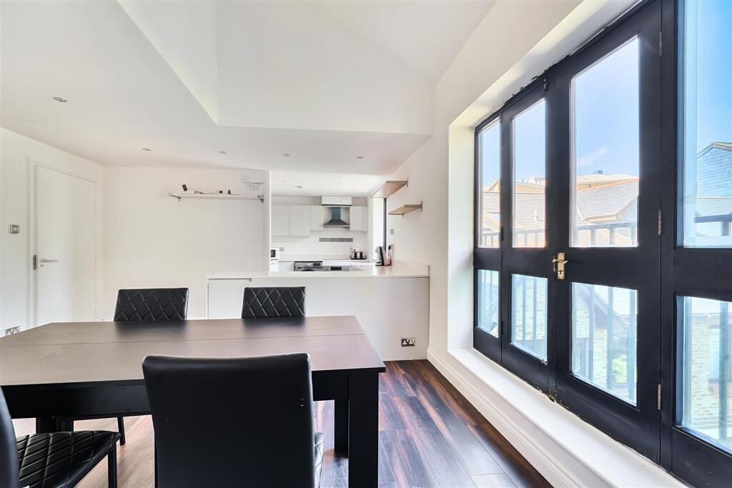 Property photo 2 of 25 53473145453F6551354A78Fed66Ac7B9