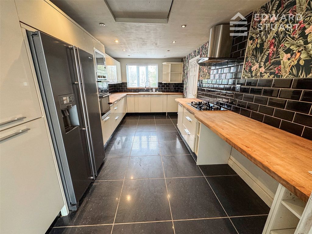 Property photo 1 of 16 Picture No. 19