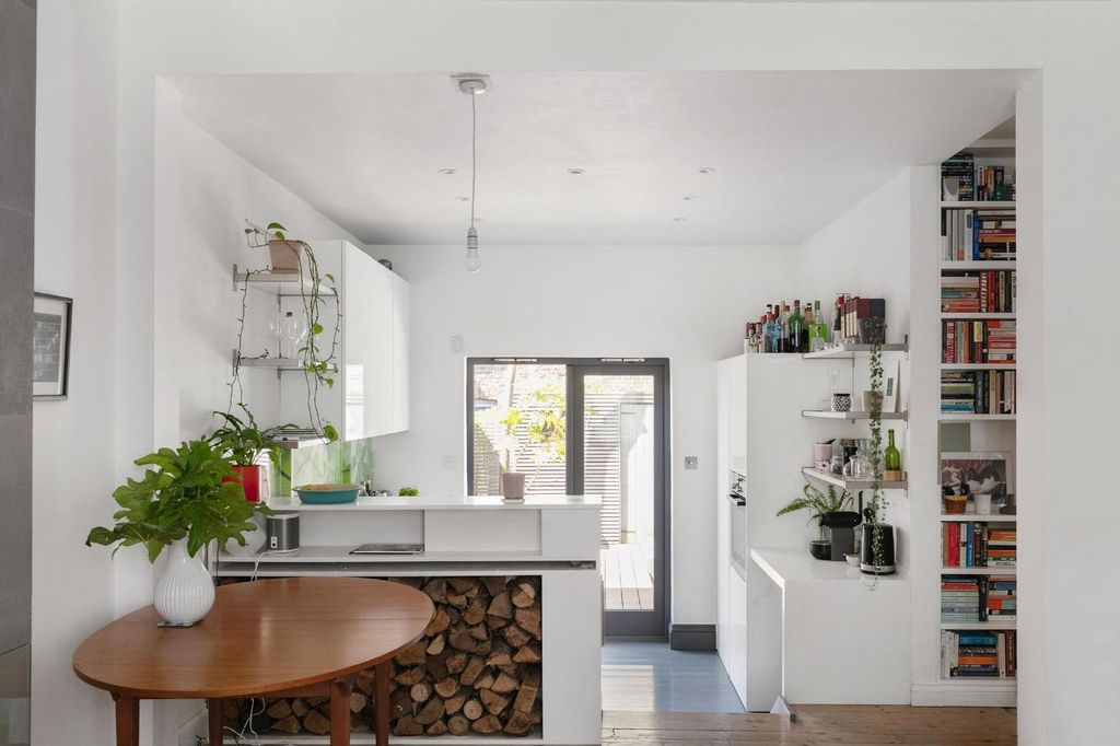 Property photo 3 of 19 Picture No. 13