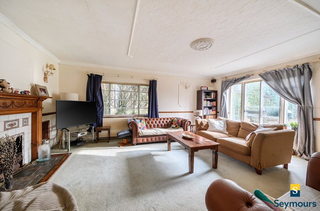 Property photo 3 of 26 Living Room