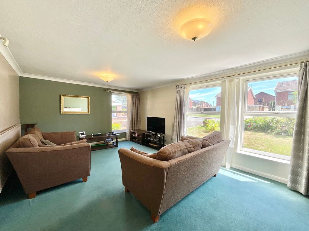 Property photo 2 of 25