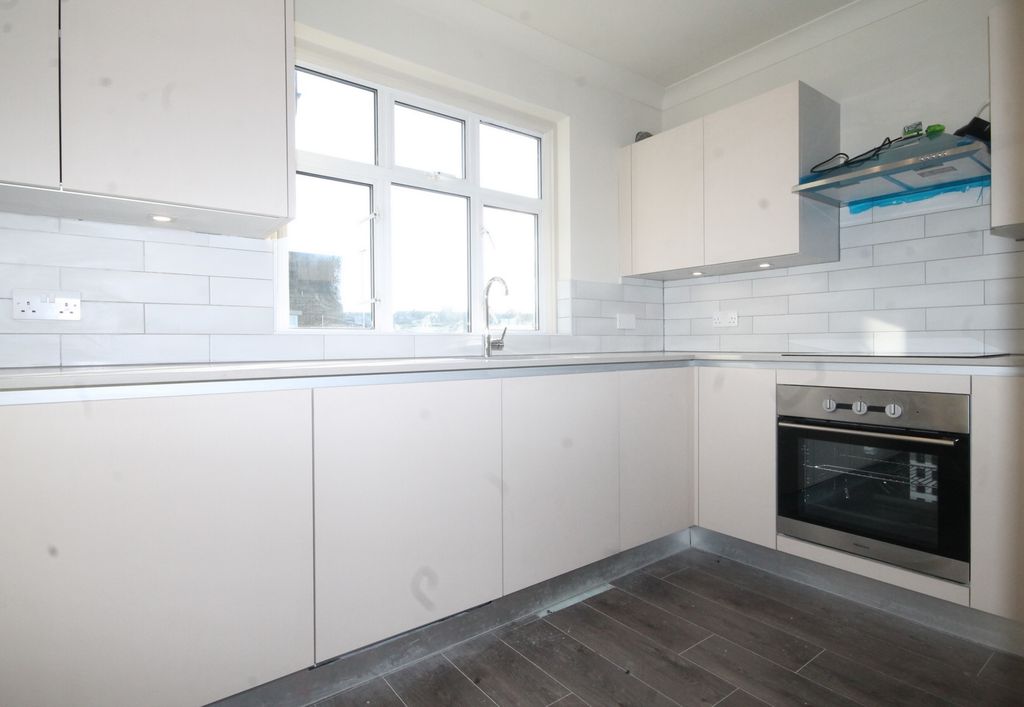 Property photo 2 of 5 Kitchen