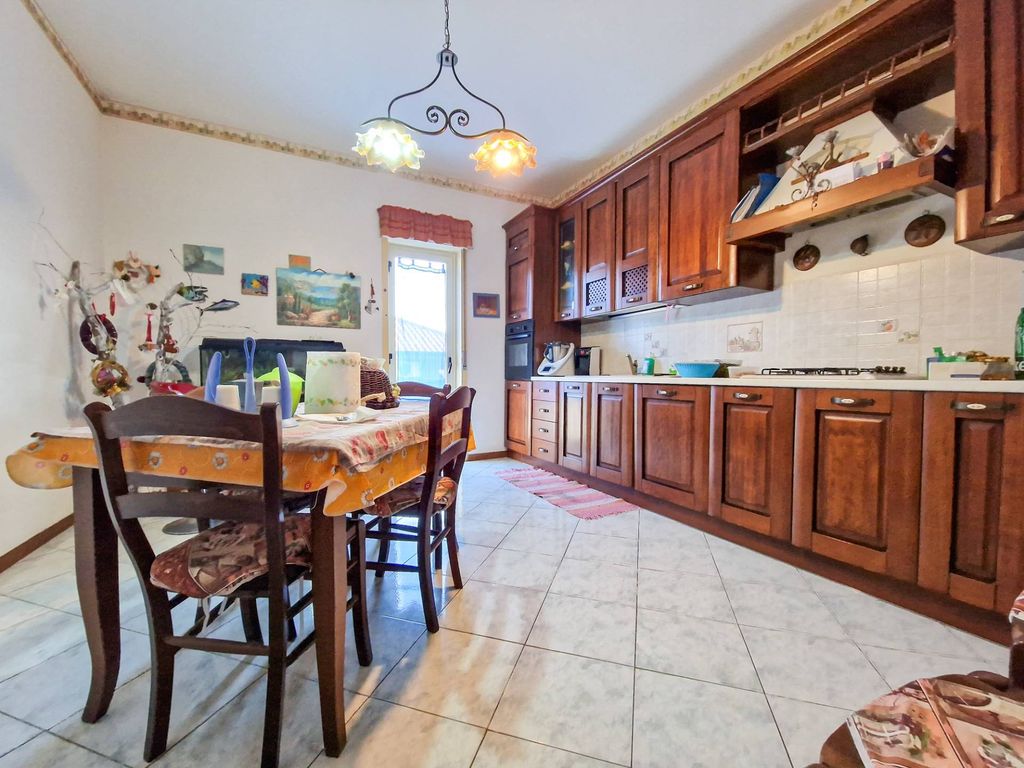 Property photo 1 of 25