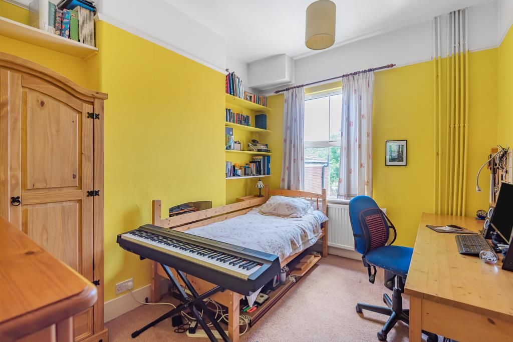 Property photo 2 of 10 Bedroom